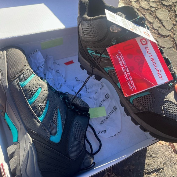 Brand new men’s and woman’s hiking shoes never been out of box!! - Picture 11 of 12